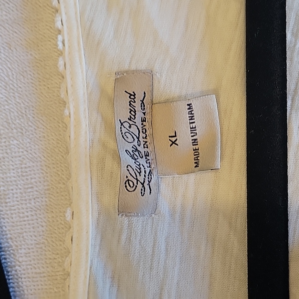 Lucky Brand cream top - Picture 2 of 4